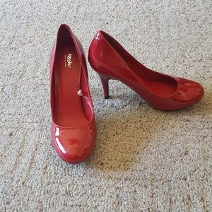 Mossimo red pumps